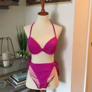 VICTORIAS SECRET PUSH UP BIKINI (Size:top 36b/L)